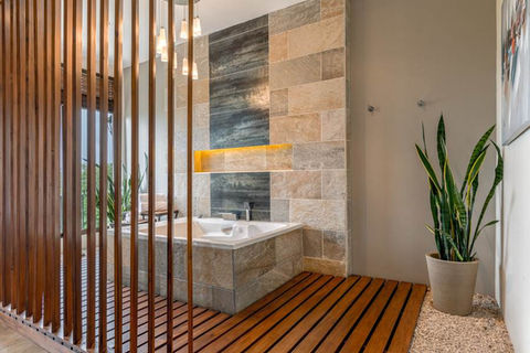 Villa-Buena-Onda-Master-Suite-8-1.jpeg