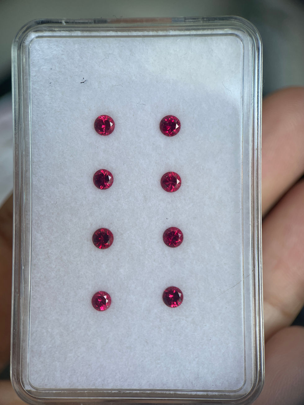 Thumbnail: 3.2~ 3 mm Neon Red Color Spinel /Jedi Spinel/Mansin Spinel/ Neon Hot Pink Spinel