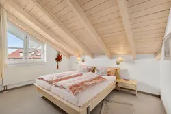 Schlafzimmer schräg