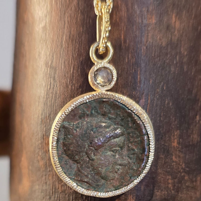 Thumbnail: Phalana pendant