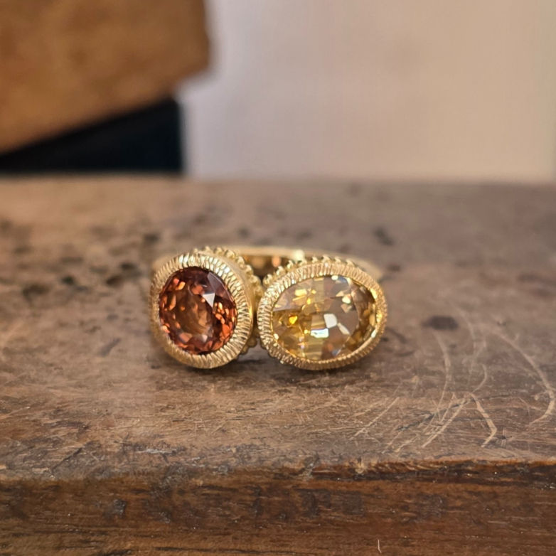 Thumbnail:  Duo ring natural Zircons 