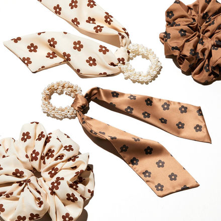 Product Styling, Tabletop Styling, Prop Styling, Still Life Styling, Product Presentation, Table Setting, Visual Merchandising, Commercial Photography, Table Decor, Product Arrangement