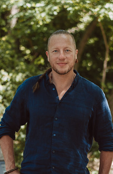 _M__1425 2_edited.jpg