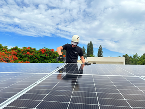 רתימת השמש: היסודות של אנרגיה סולארית ביתית