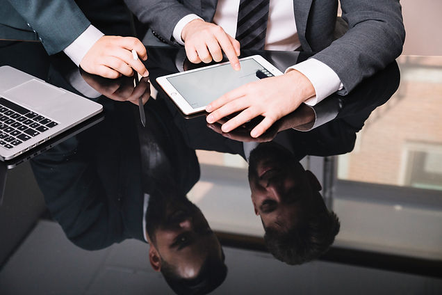 boss-employee-using-tablet.jpg