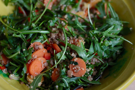 Rasayana Quinoa-Linsen-Salat