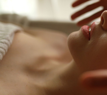 Gesichtsbehandlung, Gesichtsmassage, Ayurveda, Massage, Facial