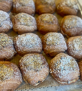 choc pistachio croiss 1.jpeg