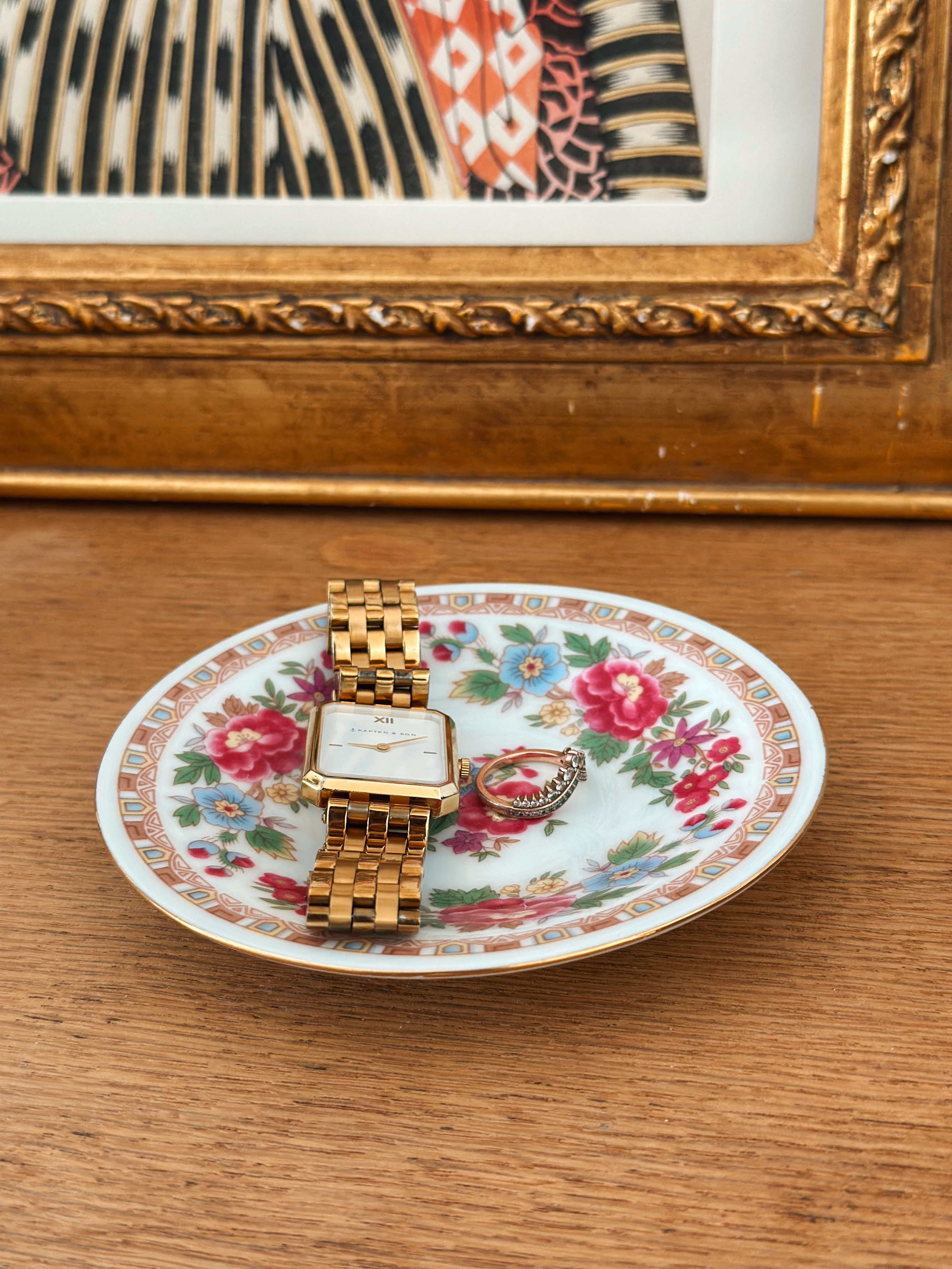 Sous-tasse en porcelaine – décor floral