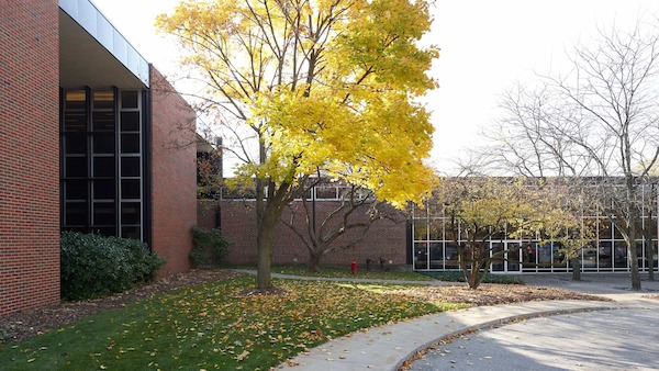  Herman Miller成為家具業首家、也是全球首批實現全球所有工廠100%使用再生能源的公司之一； 2010年，已完成近50%的碳中和目標。