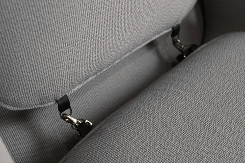 坐墊之間的扣件