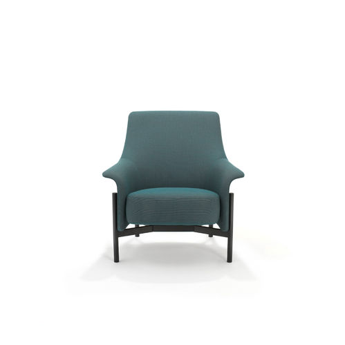 一款藍綠色的單人扶手椅,它的外型與雙人沙發相呼應,同樣具有圓潤的扶手和靠背,搭配相同的黑色金屬框架。正面視角圖