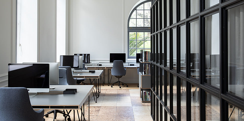 辦公桌佈置懶人包：掌握辦公桌擺設位置6禁忌，風水、收納全搞定