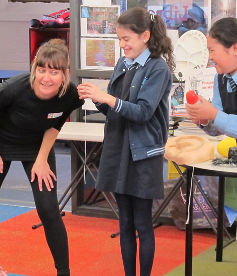 Science Safari presenter has three volunteers making animal sound effects