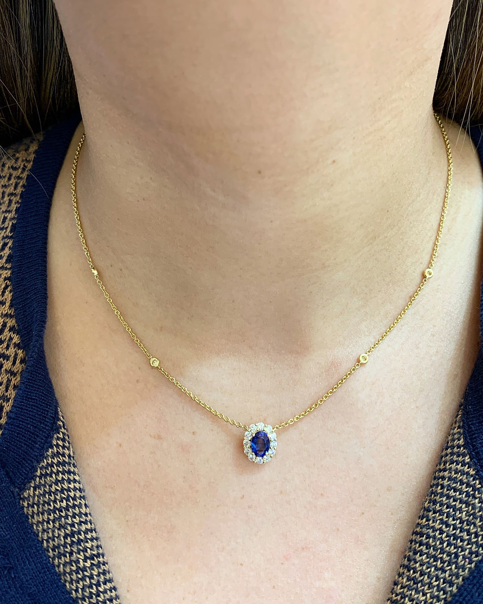 Thumbnail: Sapphire and diamond pendant in 18kt yellow gold