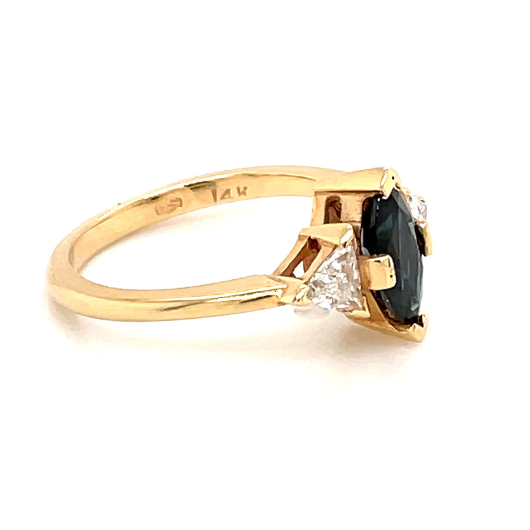 Sapphire and diamond ring in yellow gold