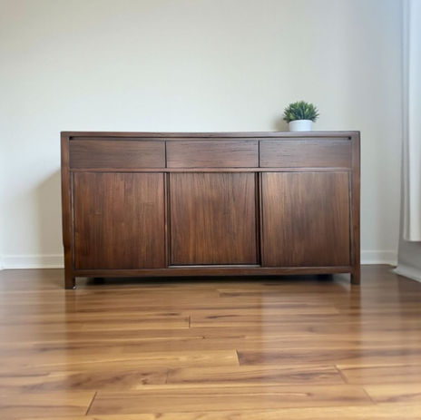 aparador colonial de madera maciza con puertas correderas