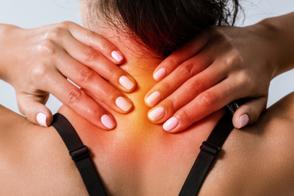 Common Causes of Neck Pain & How Chiropractic Can Help