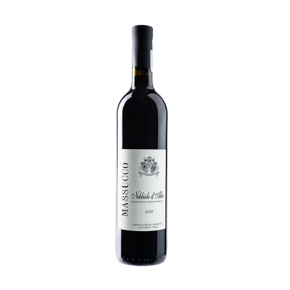 Nebbiolo d Alba DOC, vino Italiano , tinto , complejo