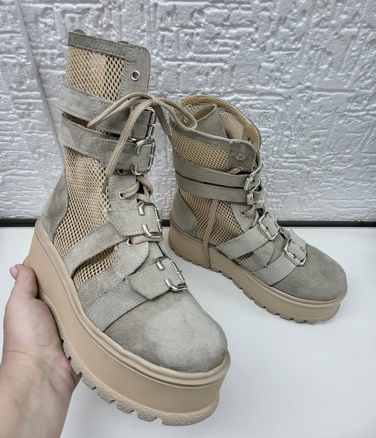 Bocanci Monolith Safari