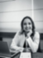 Dra. Marcela Engracia em sua clínica em Campinas. Marque seu horário!