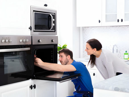 Navigating Oven Repairs in Winnipeg DIY Fixes vs. Professional Services