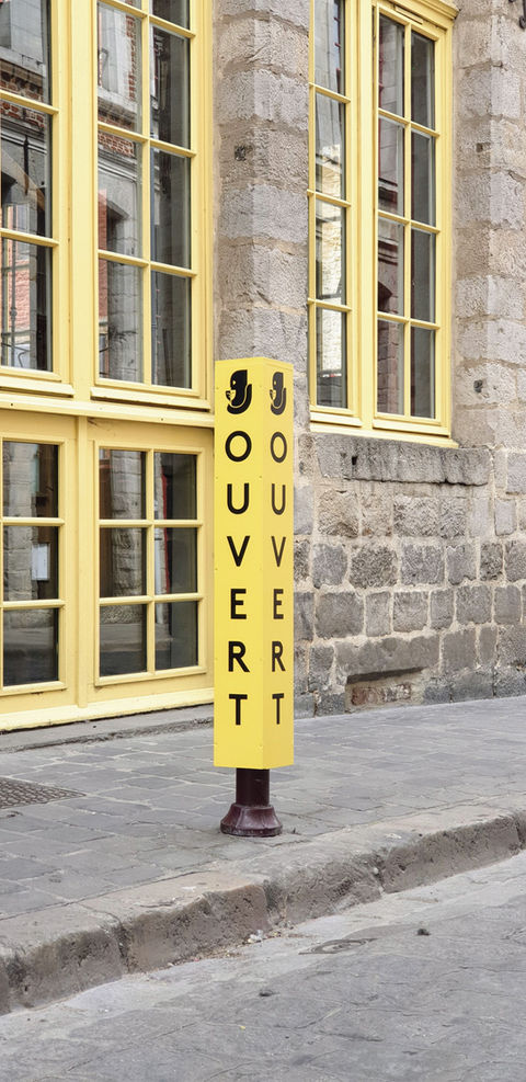 Conception / Marquage d'un poteau en adhésif