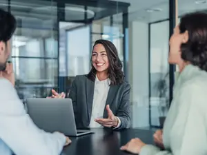 20 Quick Ways To Onboard And Train New Sales Hires