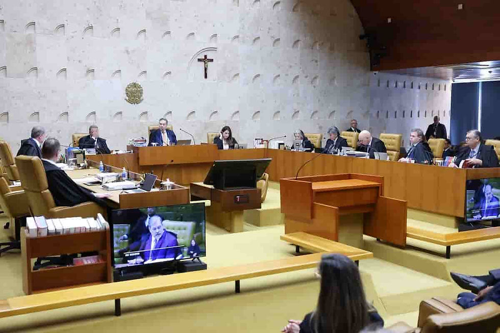 ministros do stf durante sessão que decidiu autorizar chefes do executivo a nomear parentes para cargos políticos