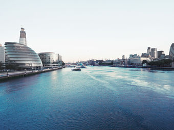 İngiltere’de Ekonomi Eğitimi Almak: Neden Tercih Edilmeli?