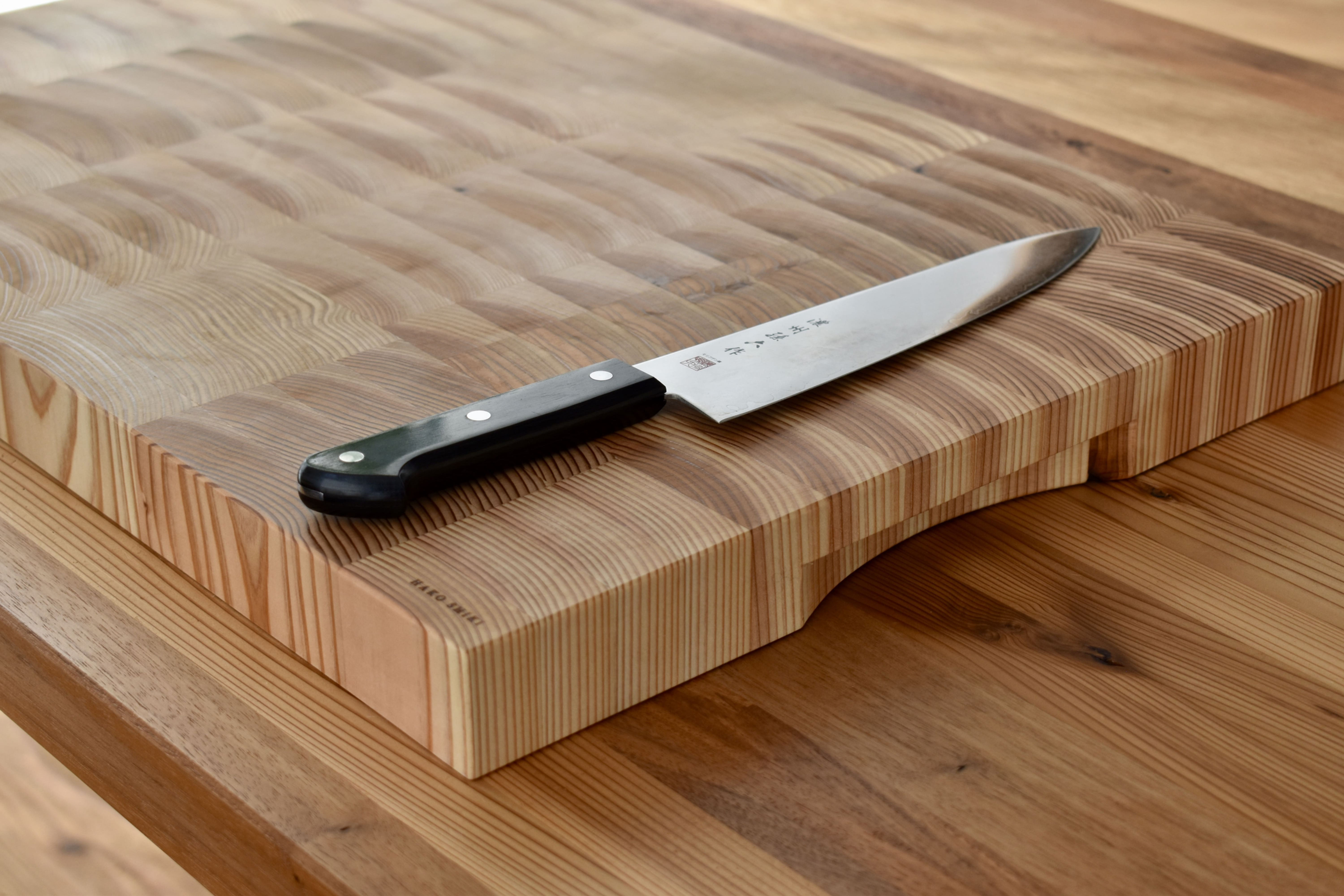 年輪を生かした国産杉カッティングボードXL