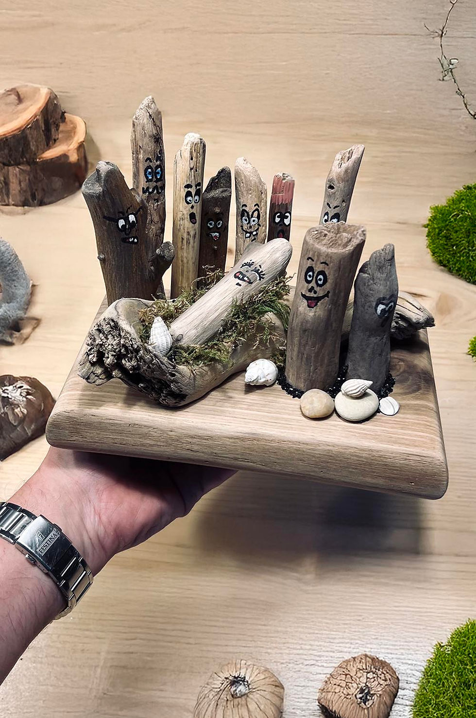 Miniature : Scène Décorative unique en Bois Flotté et Chêne Massif "Les Boidèles"