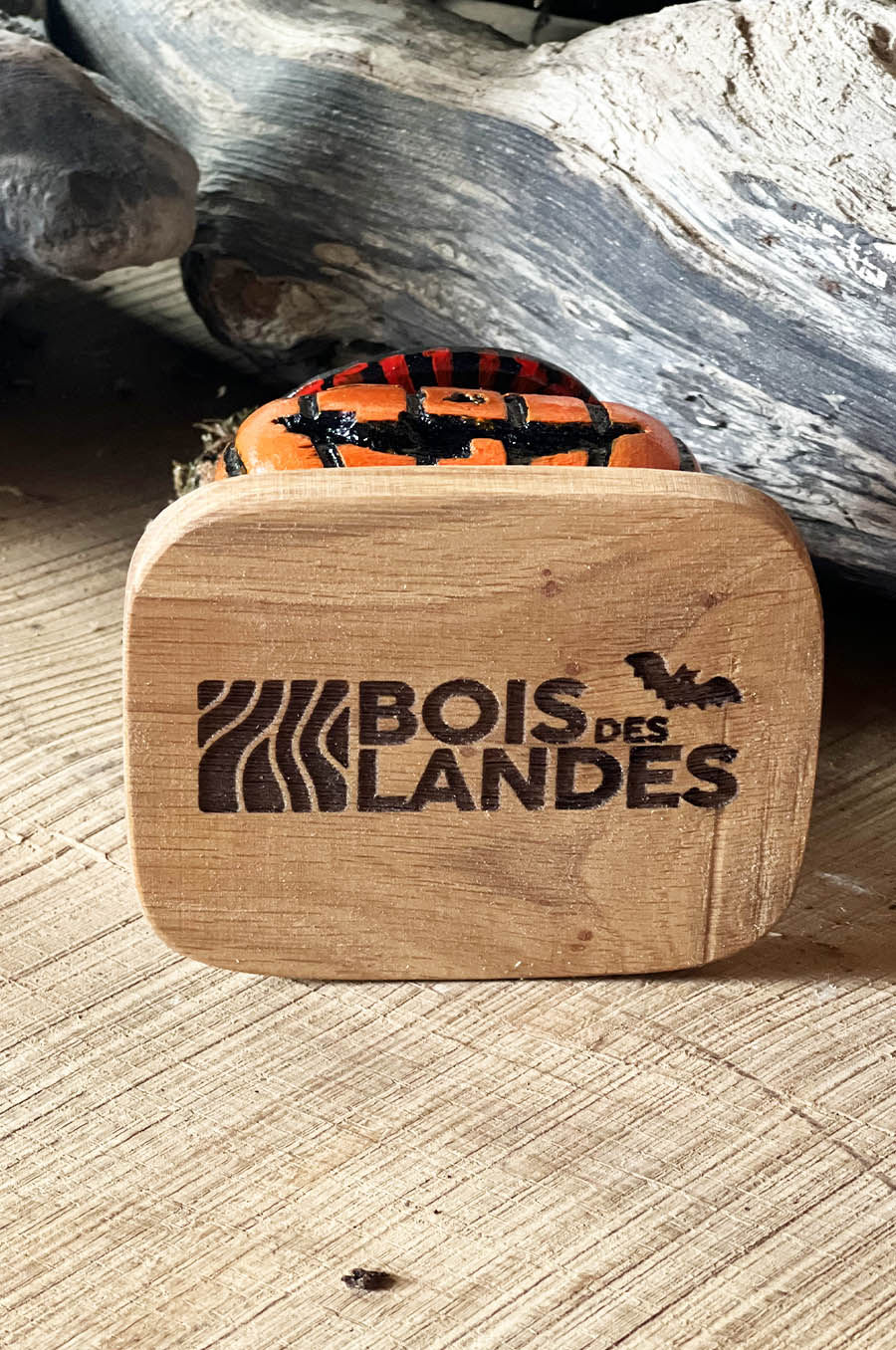 Miniature : Petite citrouille d’Halloween entièrement réalisée à la main avec du bois massif