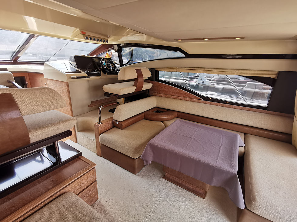 縮圖：Azimut 47 (2007) 連西貢遊艇會藉橋位