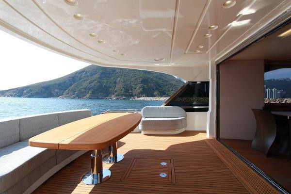 縮圖：Monte Carlo Yachts 76 (2012)