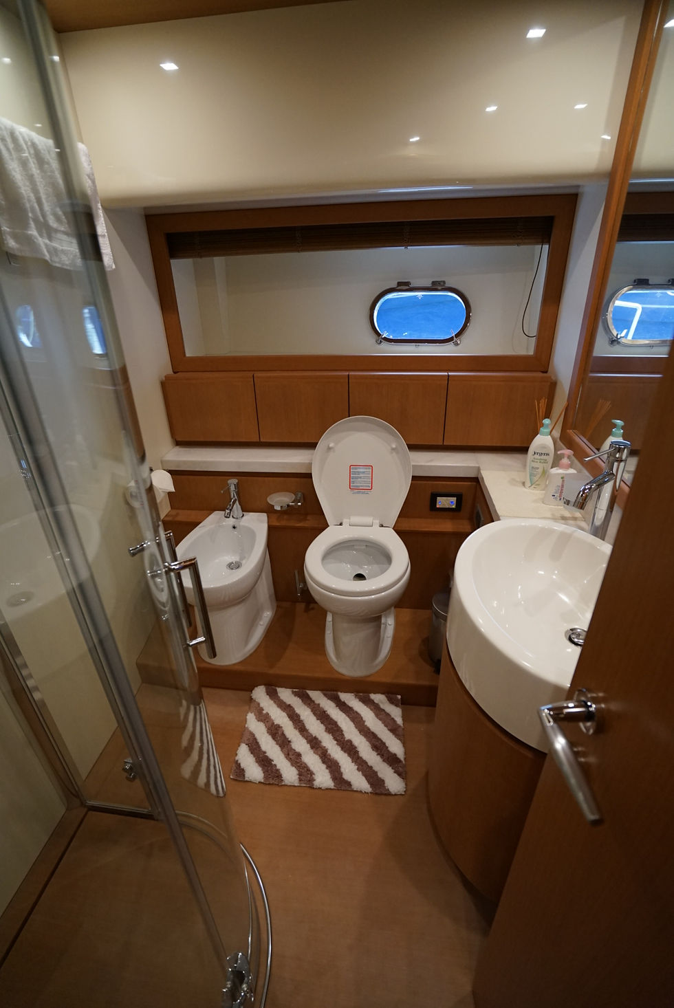 縮圖：Ferretti 780 (2009)