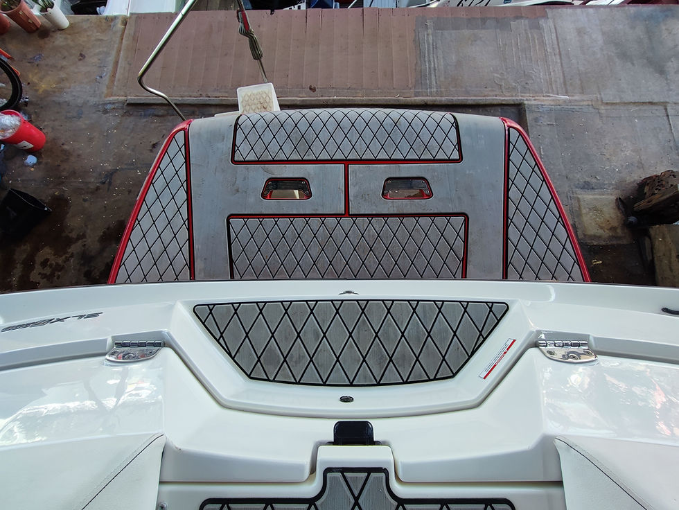 縮圖：Searay SLX-W 230 (2019)