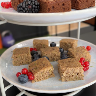Kuchenstücke mit obst