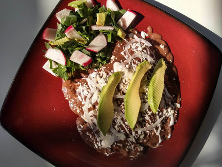 Enfrijoladas cremosas, con base de caldo