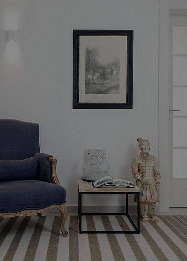 Minimalist Living Room_edited.jpg