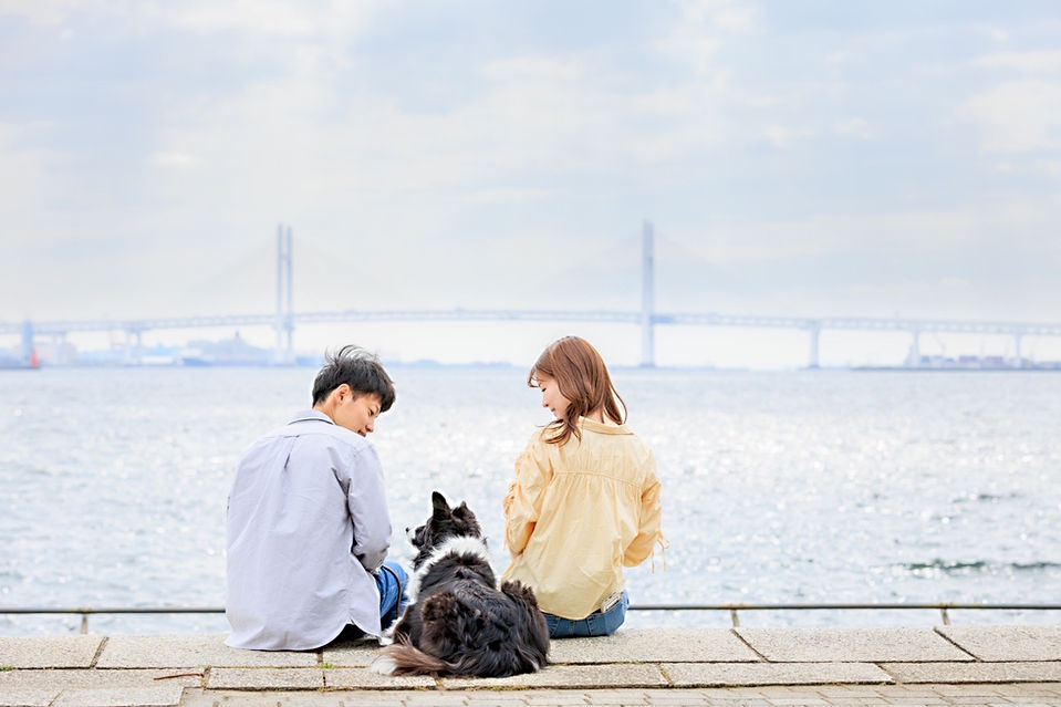 東京・横浜を拠点に活動する出張専門カメラマン羽田哲也。スタジオ風のニューボーンフォトを中心に、家族写真・七五三・マタニティフォトなど人物撮影を行う。