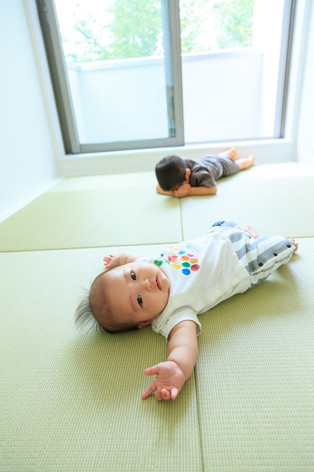 パティシエ、トラック運転手を経てダンサー、振付師になりプロカメラマン、デザイナーとして活動中。ウェディングや前撮り、家族写真、七五三、マタニティフォトなど記念日の撮影から、ダンスの発表会や舞台撮影、プロフィール写真、アー写、作品撮りまで人物撮影が得意。東京、横浜を中心に関東一円から全国どこへでも出張撮影をしています。 Photographer TETSUYA HANEDA カメラマン羽田哲也 宮崎県出身 神奈川県横浜市在住 出張撮影、出張カメラマン、お宮参り