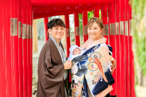 パティシエ、トラック運転手を経てダンサー、振付師になりプロカメラマン、デザイナーとして活動中。ウェディングや前撮り、家族写真、七五三、マタニティフォトなど記念日の撮影から、ダンスの発表会や舞台撮影、プロフィール写真、アー写、作品撮りまで人物撮影が得意。東京、横浜を中心に関東一円から全国どこへでも出張撮影をしています。 Photographer TETSUYA HANEDA カメラマン羽田哲也 宮崎県出身 神奈川県横浜市在住 出張撮影、出張カメラマン、お宮参り