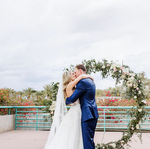 Meant2Be Events, Tolman Media, Hyatt Regency Scottsdale - first kiss.jpg