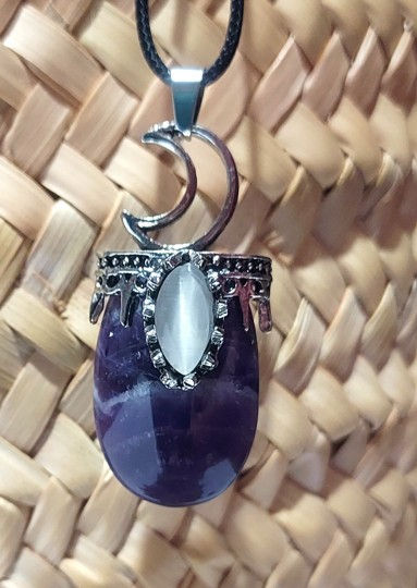 1079 Natural Amethyst Gemstone Moon Charm Necklace