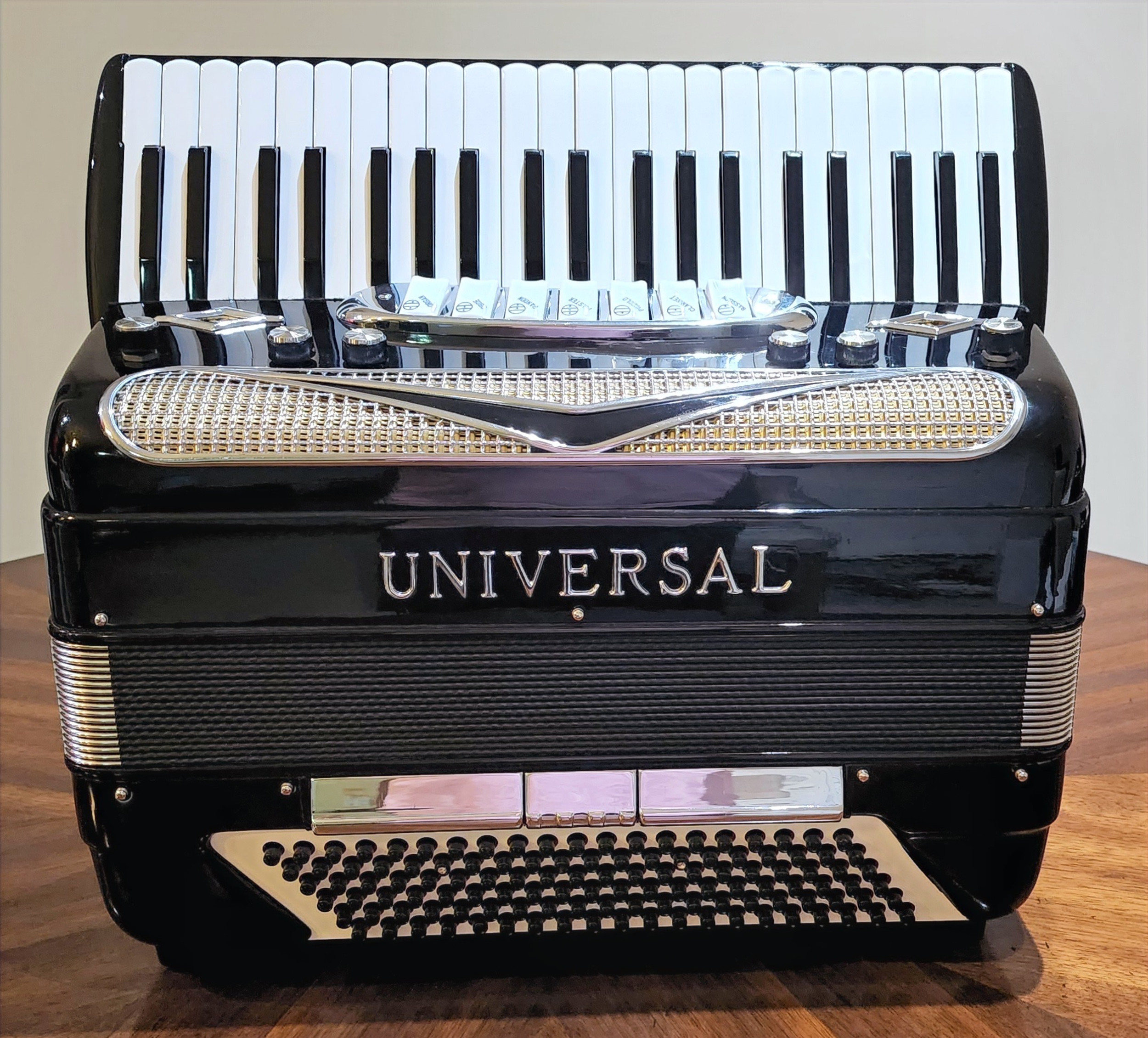 PreOwned Universal Accordions Accordions by De Vincenzo Miami FL