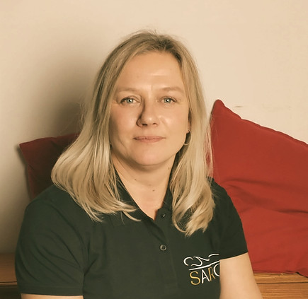 Photo d'Isabelle (Saro)_edited_edited.jpg