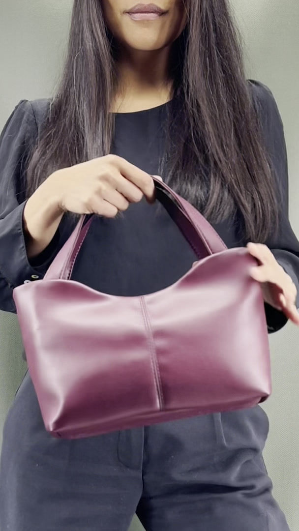 Miniature : Vidéo du sac à main vegan Lubay Scaldis M vin montré par une femme
