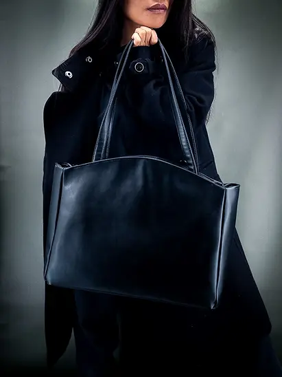 Lubay spacious vegan workbag Alna in black