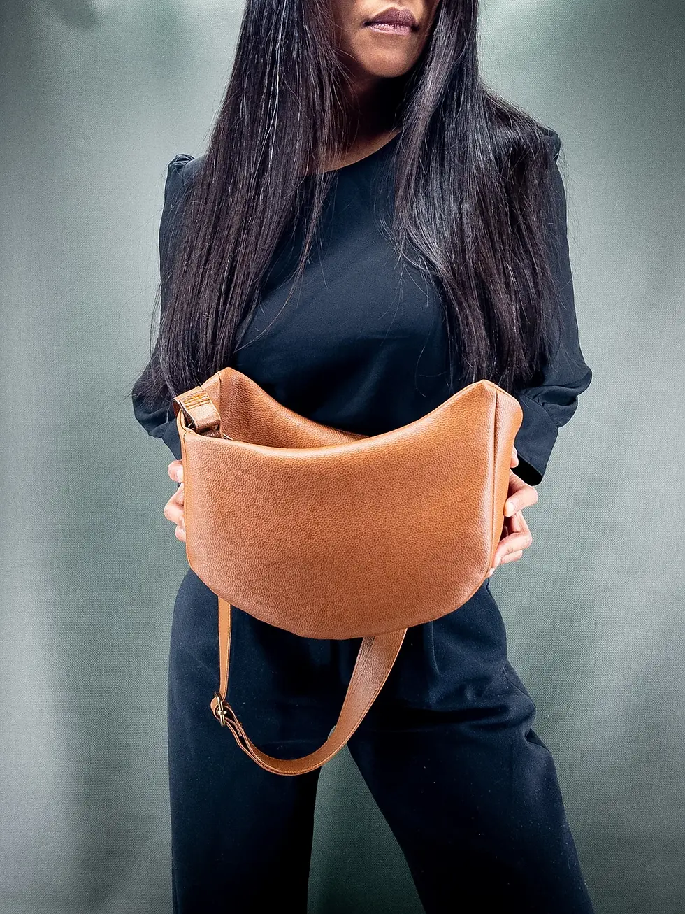 Lubay vegan crossbody tas, model Hagna in cognac.